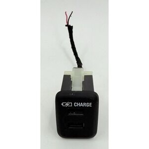 GM Chevy Cadillac Buick 2013-2025 Console Dual‎ USB 2 Port OEM 13589606 Used